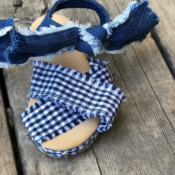 Zara toddlers girls blue denim gingham sandals - Picture 2 of 8